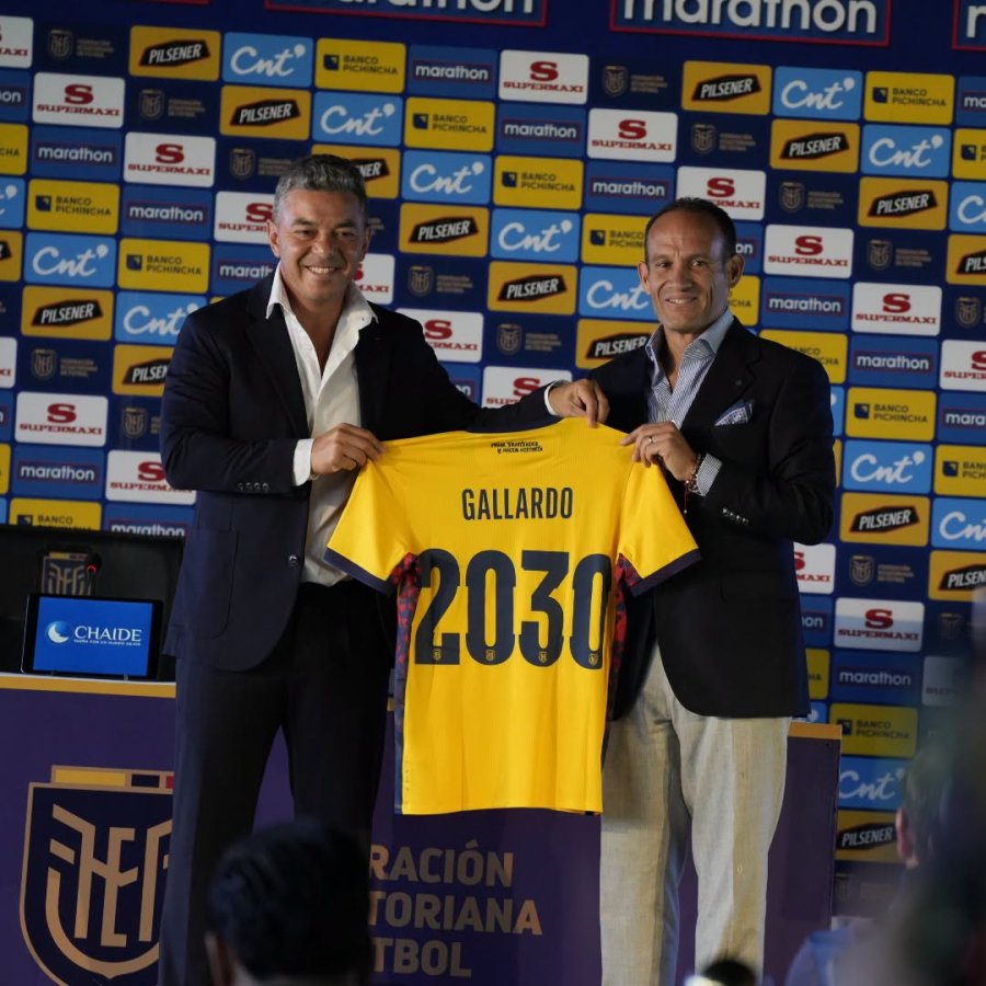 DE SELECCION. El Mu&ntilde;eco en su presentaci&oacute;n.