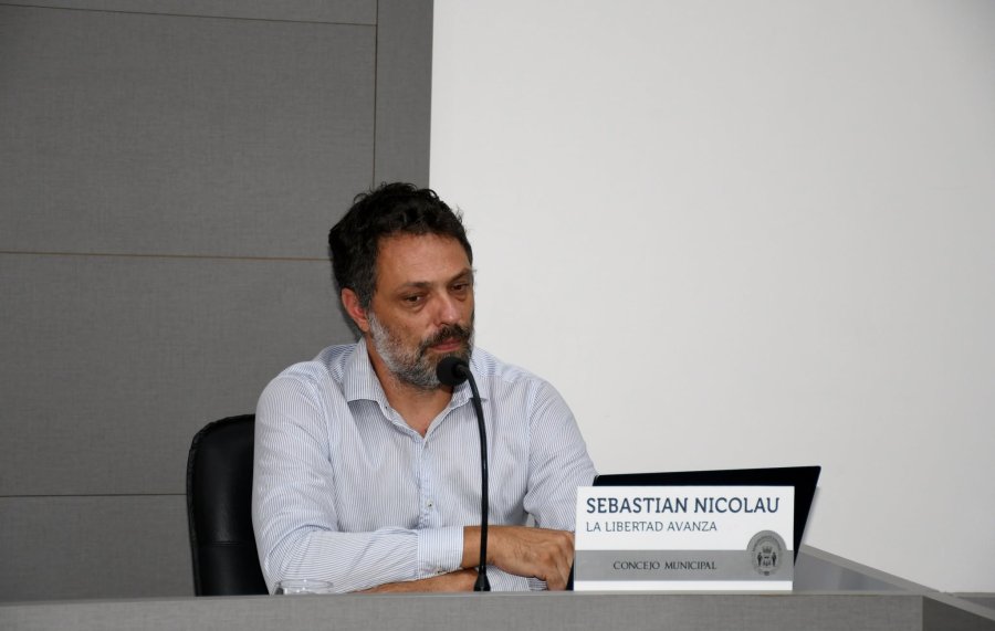Sebasti&aacute;n Nicolau en su banca.