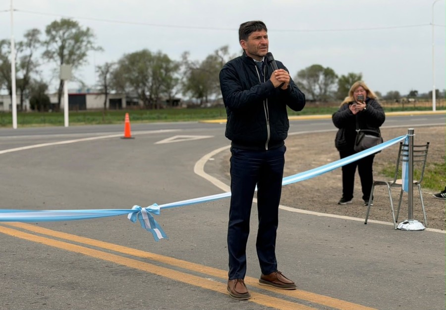 El gobernador encabez&oacute; la habilitaci&oacute;n de las obras viales sobre la Ruta Provincial N&ordm; 90.
