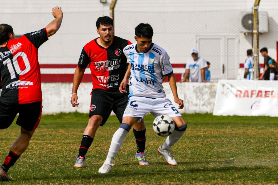 DIO LA NOTA. Sportivo Roca se impuso como visitante ante Atl&eacute;tico.