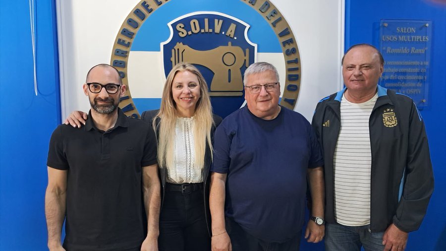 Mar&iacute;a de los &Aacute;ngeles Sacnun junto a Andr&eacute;s Brarda, Marcelo Lombardo y Roberto Oesquer en el Sindicato de la Carne.