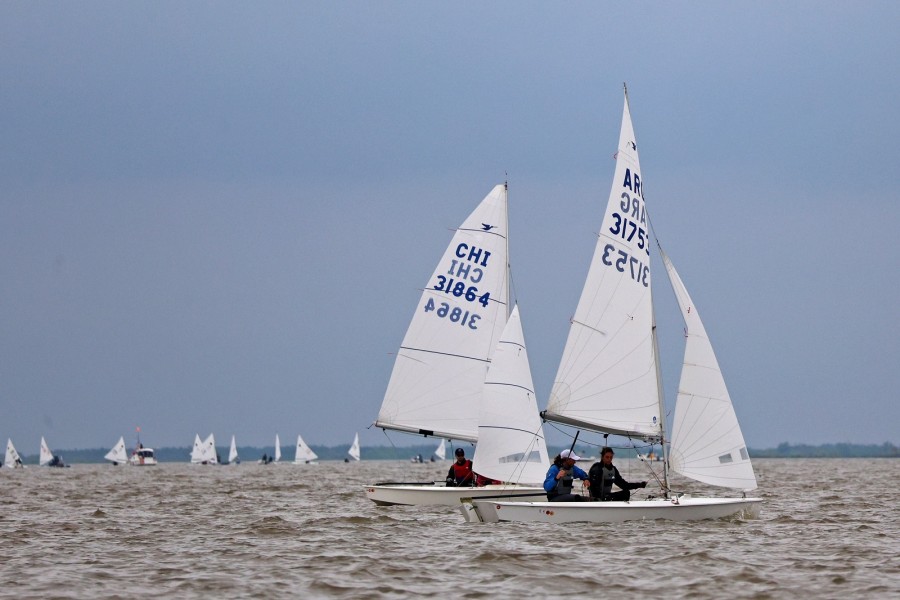 La vela concluy&oacute; su actividad en los Juegos Suramericanos en la laguna Set&uacute;bal con seis medallas para Argentina. (FOTO SC)