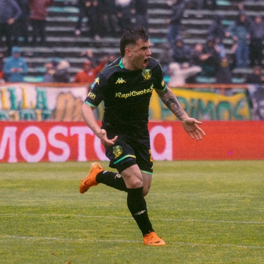 FESTEJO. Tom&aacute;s Fern&aacute;ndez anot&oacute; el gol.