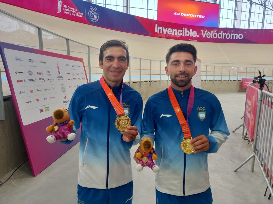 DORADOS EN RAFAELA. Ramos y Mendez con su merecida felicidad.