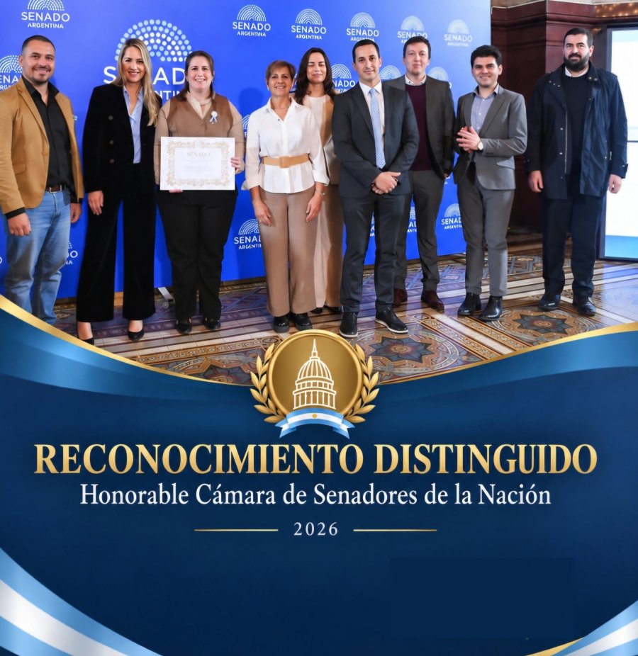 Carolina Losada junto a la delegaci&oacute;n de Zen&oacute;n Pereyra.