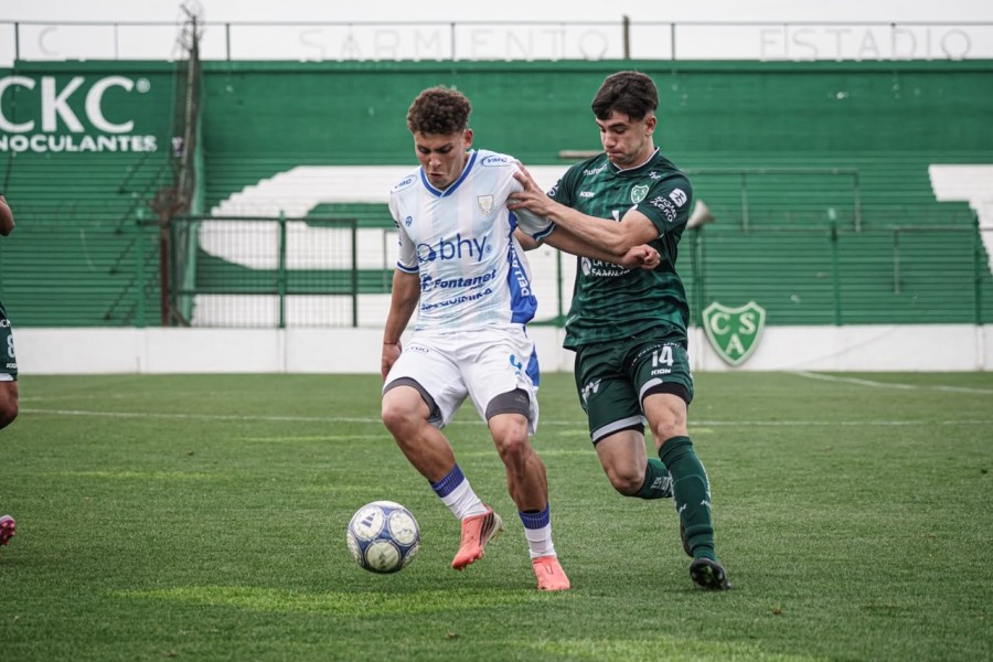 DERROTA. Los pibes del Celeste cayeron en Jun&iacute;n.