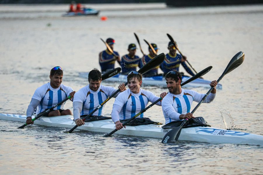 TARDECITA DORADA. El canotaje argentino festej&oacute; en Santa Fe.