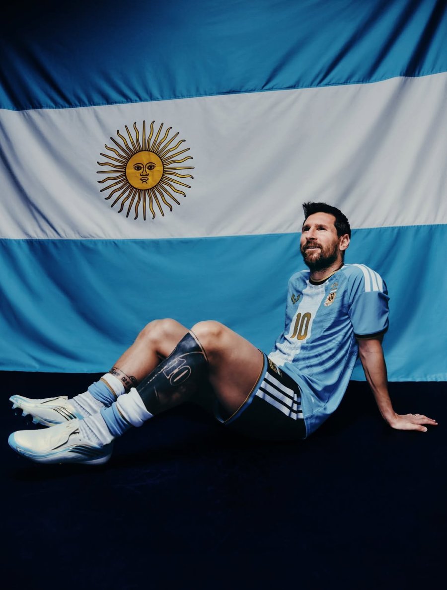PIEL LISTA. El astro y su camiseta para la &uacute;ltima funci&oacute;n.