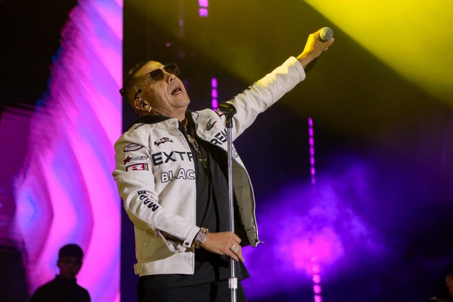 De cantar ante una multitud en el Fan Fest de Rafaela el mi&eacute;rcoles a presentarte ante una marea humana el jueves en la ciudad de Santa Fe, as&iacute; fue la semana de Coty. (FOTO SC)