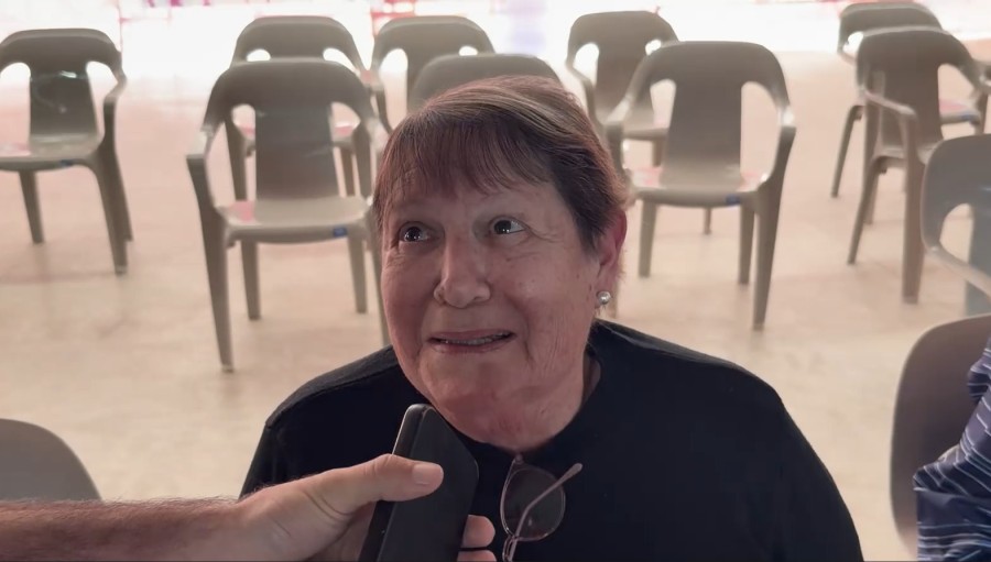 Desde su lugar de espectadora, Elsa tambi&eacute;n disfrut&oacute; de algo que trasciende a los partidos: las tribunas llenas y el entusiasmo de la gente que acompa&ntilde;a a los Juegos.
