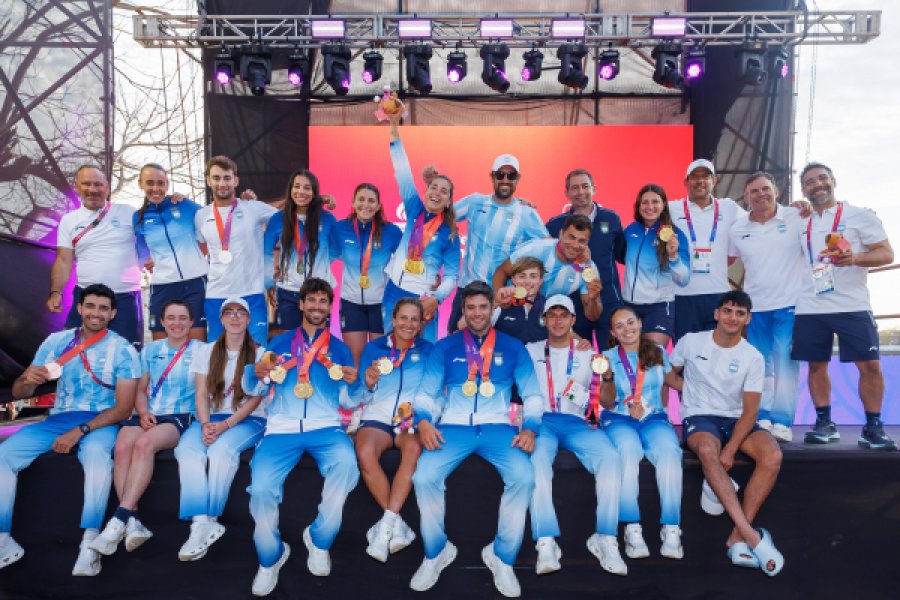 TODO EL EQUIPO. Aplausos para el canotaje argentino.