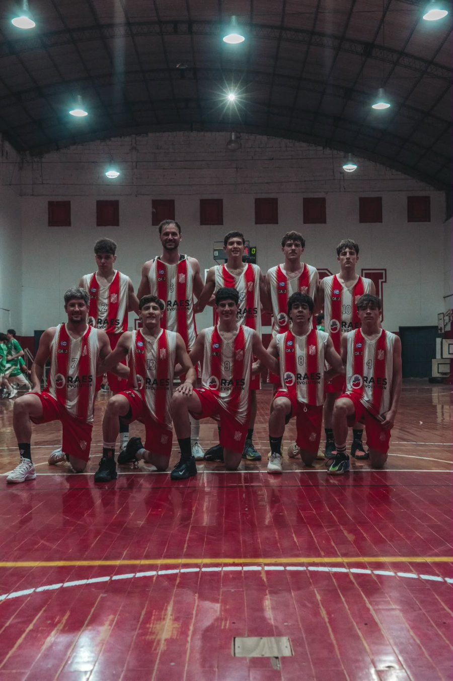 BUEN TRIUNFO. El Le&oacute;n sigue en la pelea por ser segundo en la fase regular.
