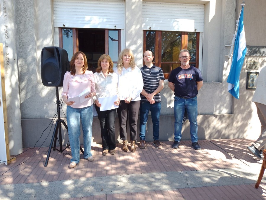 Integrantes del Equipo de Investigaci&oacute;n Hist&oacute;rica &ldquo;Tras las huellas freyrenses&rdquo; durante la presentaci&oacute;n del circuito hist&oacute;rico-cultural, el viernes pasado.