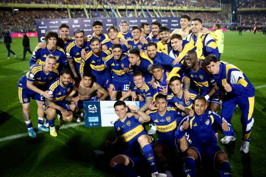 REMONTADA. El festejo de la clasificaci&oacute;n tras vencer a Racing.